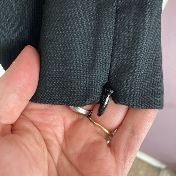 Banana Republic Stretch cotton black textured cropped trousers w/side zippers - Picture 5 of 10